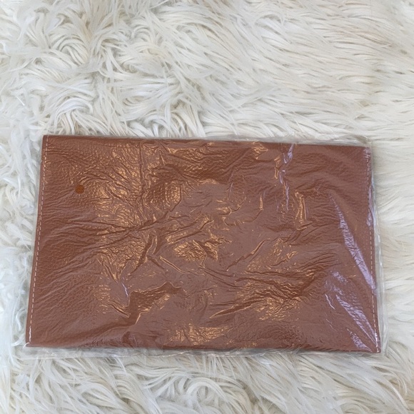 NWT Camel tan Crossbody Clutch scalloped gold hardware envelope purse handbag - Picture 7 of 16